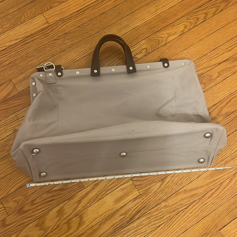 Minimalist Gray and Brown Weekender travel bag - Picture 11 of 13